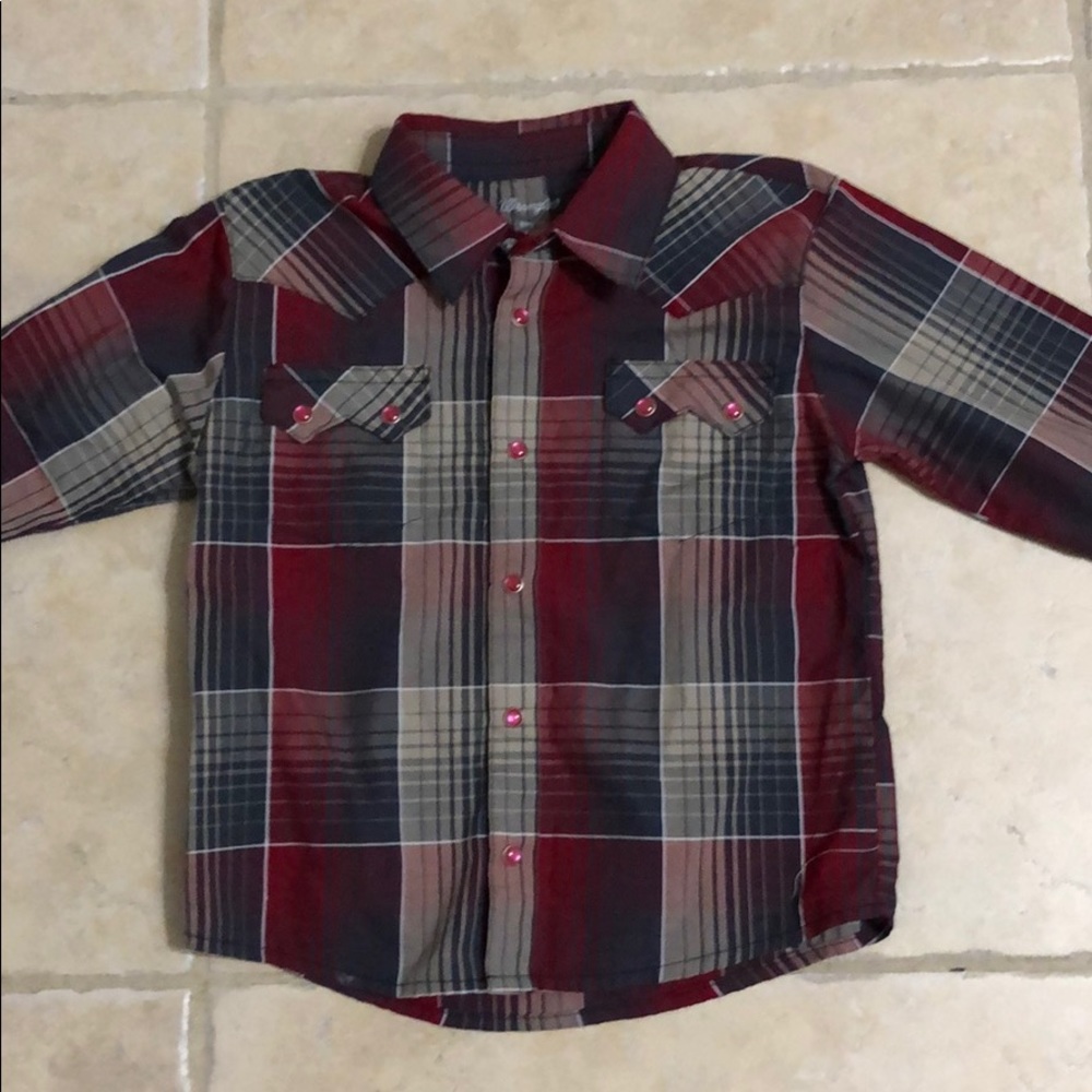 Red, gray, and tan long sleeve Wrangler pearl snap